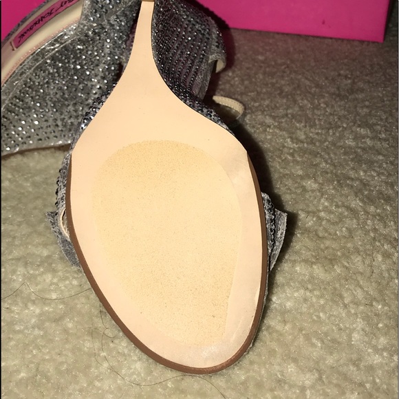 Brand New Betsey Johnson Wedges - Picture 4 of 4